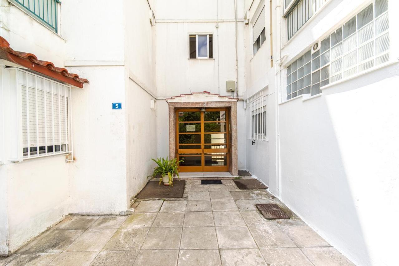 Άνετο & Ήσυχο Διαμέρισμα Για 4 Athens Exterior photo